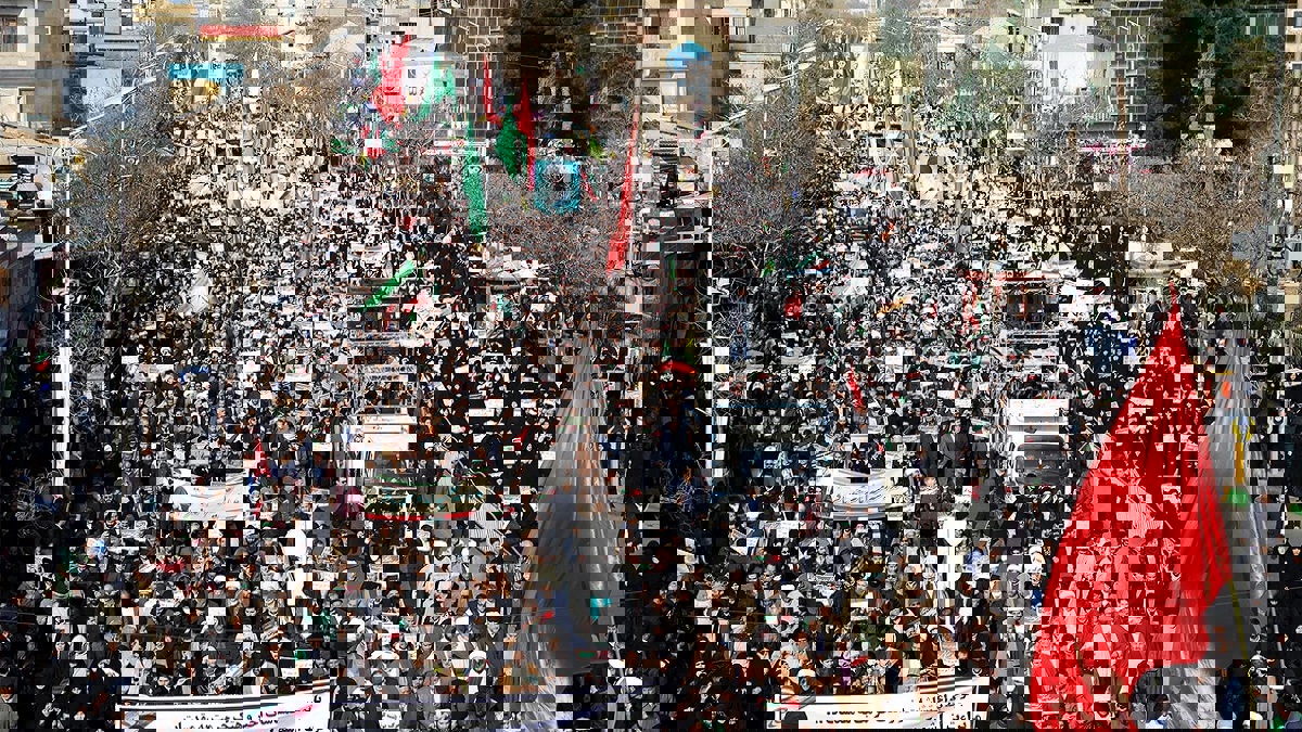 خلافات القيادة الإيرانية.. شقوق صغيرة تعمق الضغوط الهائلة على طهران