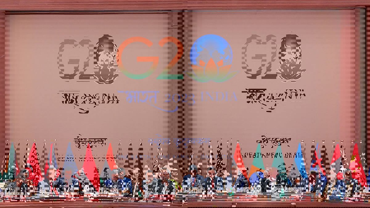 العالَم بين ممرات الاقتصاد