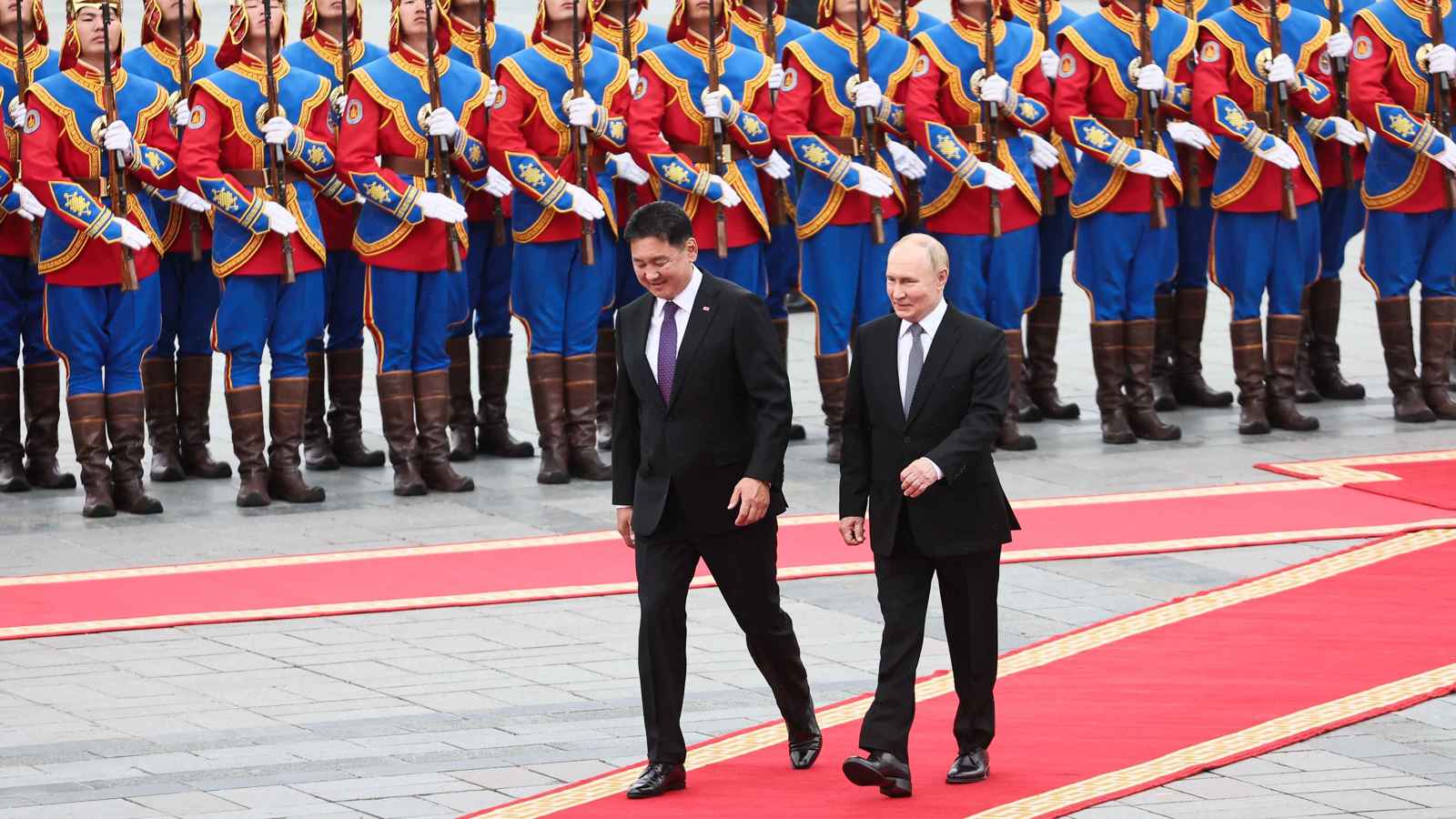 "رسالة تحد للغرب".. ما أبعاد زيارة بوتين إلى منغوليا؟