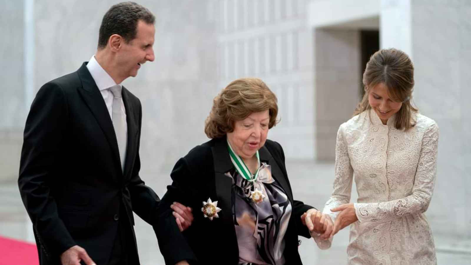 نائبة الأسد تبارك سقوط النظام