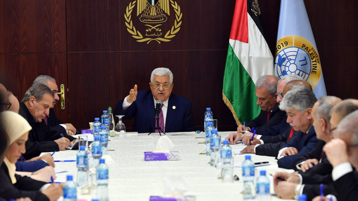 عباس يؤكد رفض السلطة استلام أموال المقاصة "منقوصة" من إسرائيل