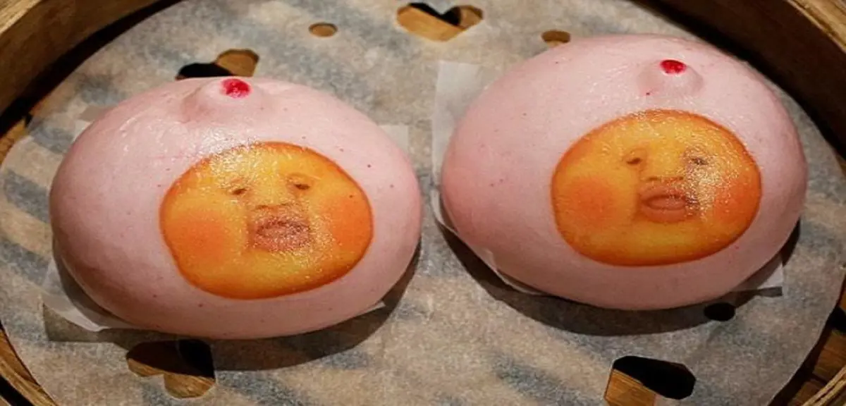 بالصور والفيديو.. مطعم يصنع حلوى يلعب بها الزبائن قبل أكلها