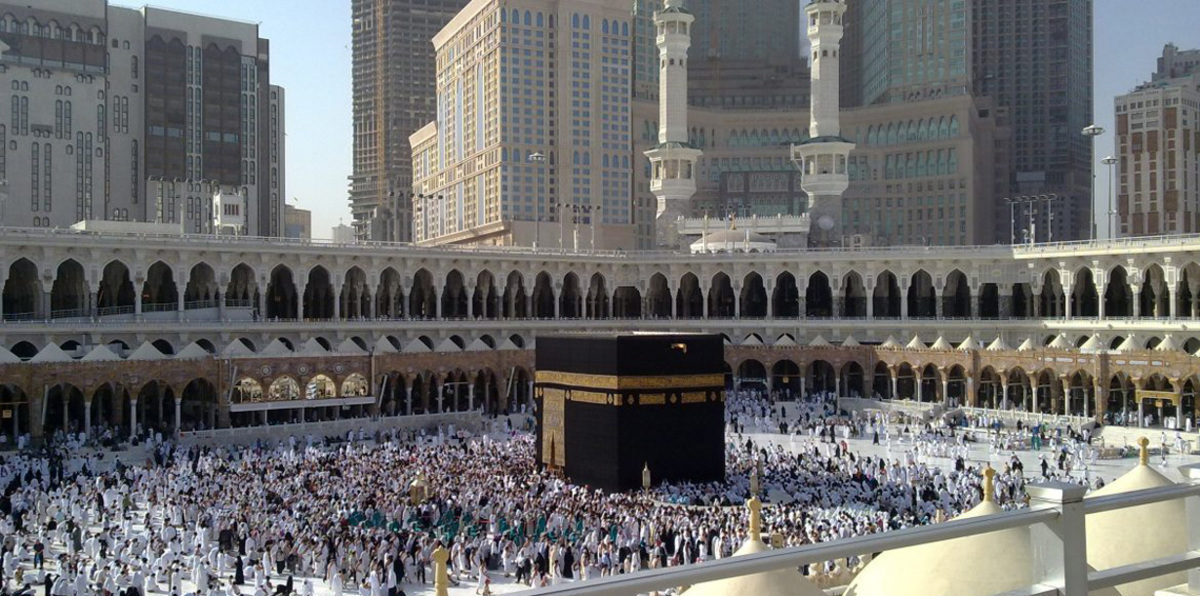 إدانات عربية واسعة لعملية استهداف المسجد الحرام