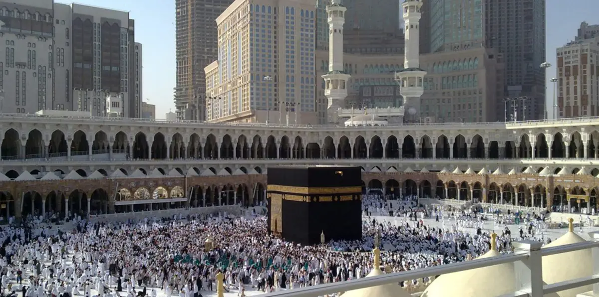 إدانات عربية واسعة لعملية استهداف المسجد الحرام