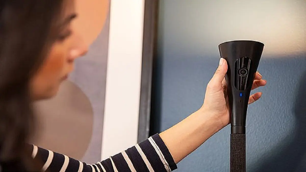 "باناسونيك" تطور مصباحًا يحتوي على كاميرا "أمنية سرية" (فيديو وصور)