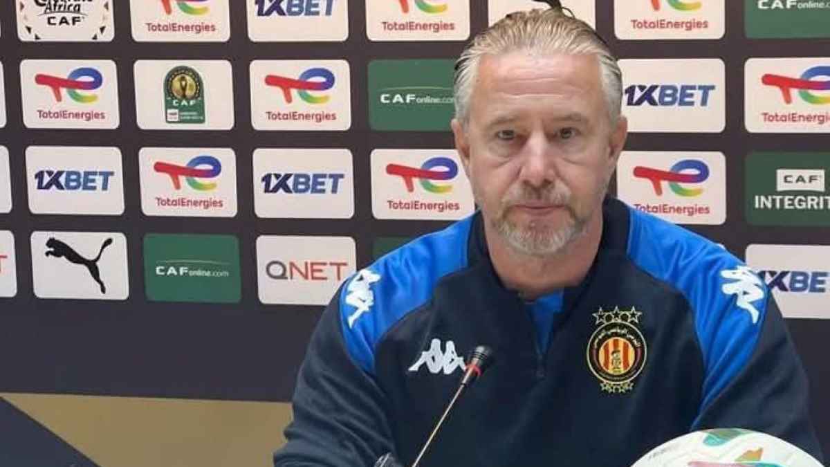 الترجي التونسي يوجه إنذارا أخيرا لمدربه ريغيكامف قبل مواجهة المنستيري