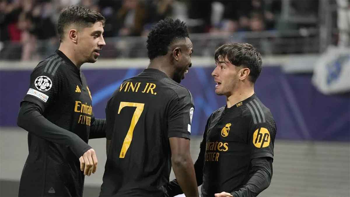 ريال مدريد يقترب من تجديد عقد نجمه الشاب