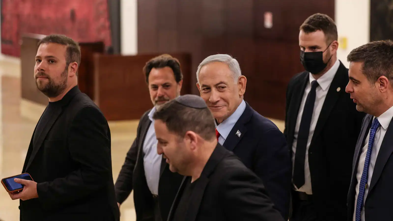 خبير إسرائيلي يتمنى تنصيب نتنياهو "شاه إيران" الجديد (فيديو)