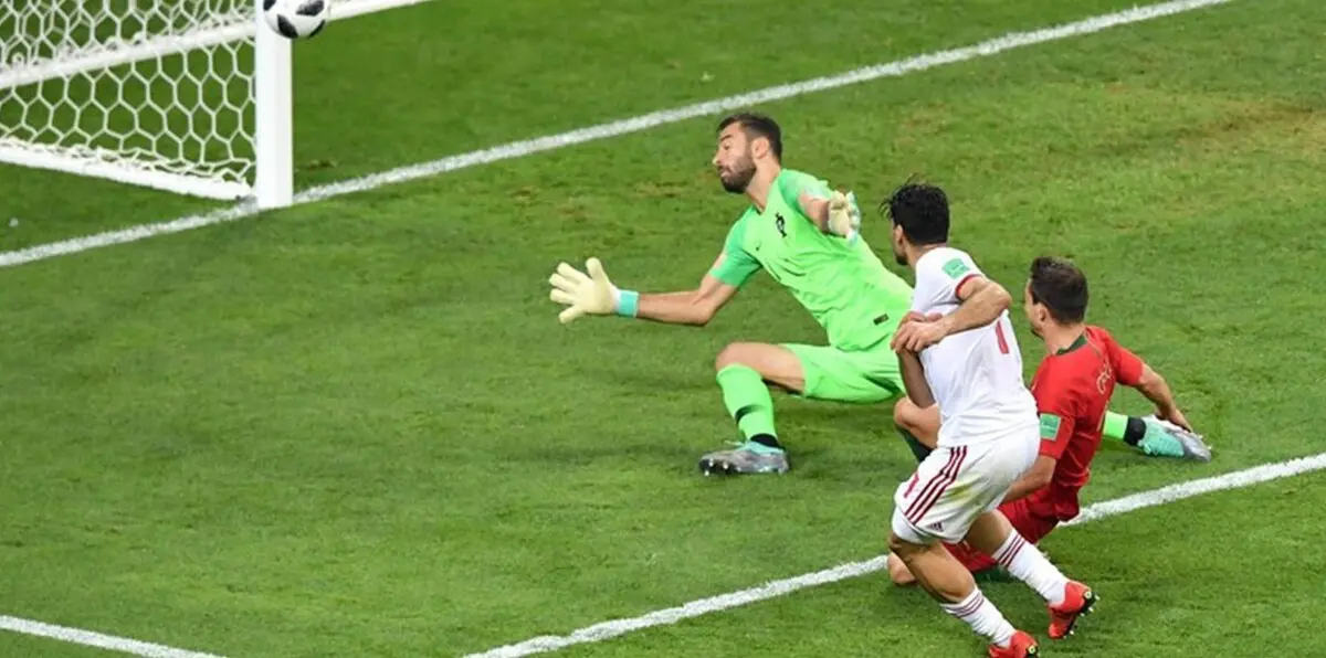 مهاجم منتخب إيران للجماهير: "لا تتطاولوا على أمي وأختي"