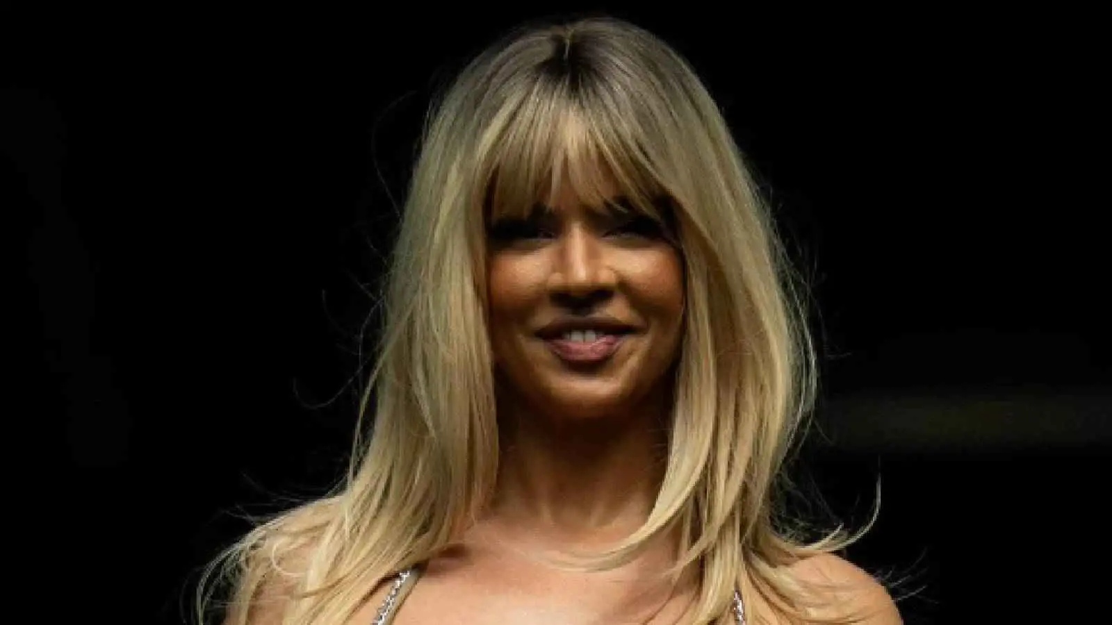 أجمل مشجعة في العالم مهددة بـ"الحظر" من إنستغرام بسبب صورة فاضحة