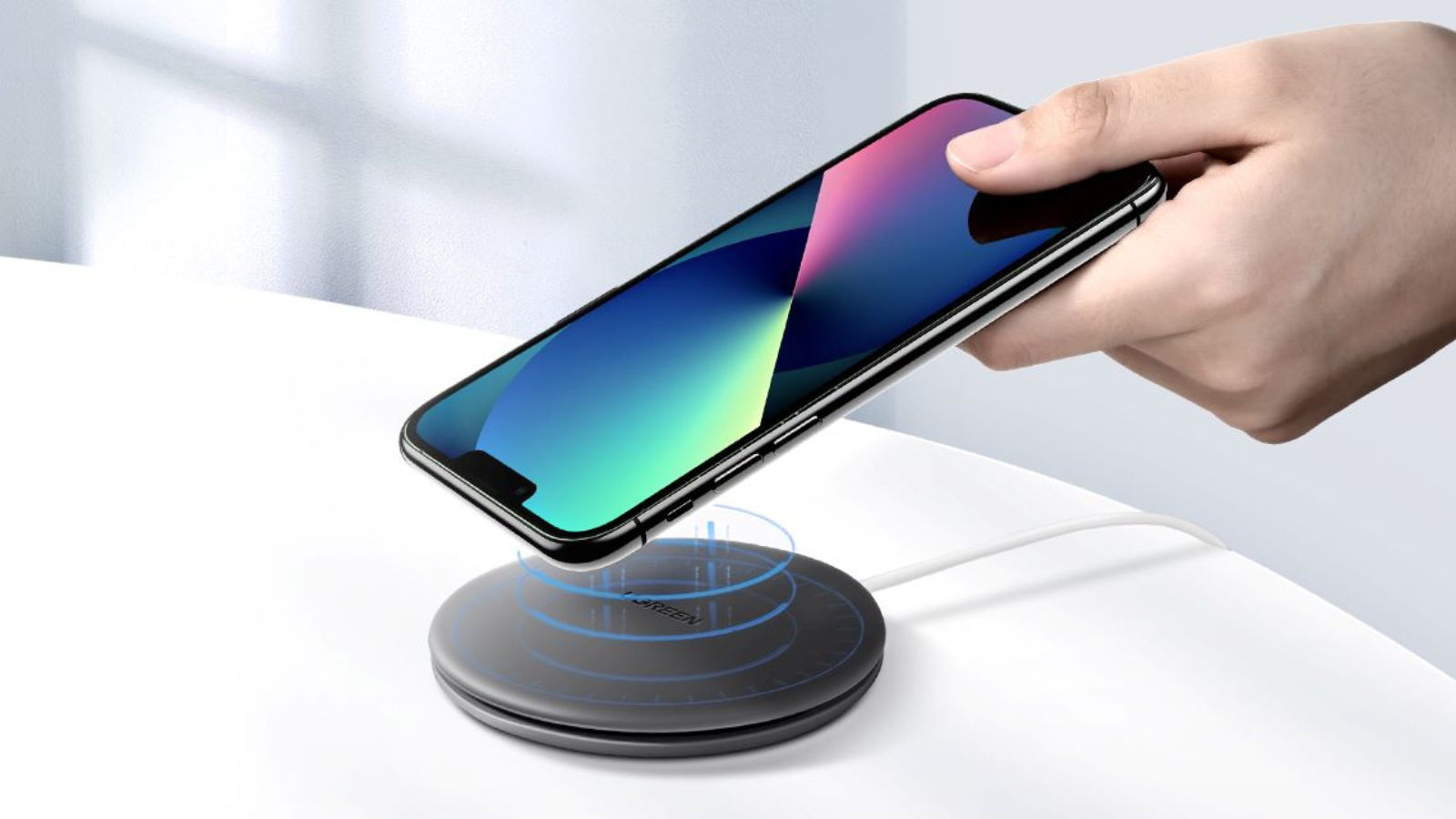 الشحن السلكي أم اللاسلكي.. أيهما أنسب؟