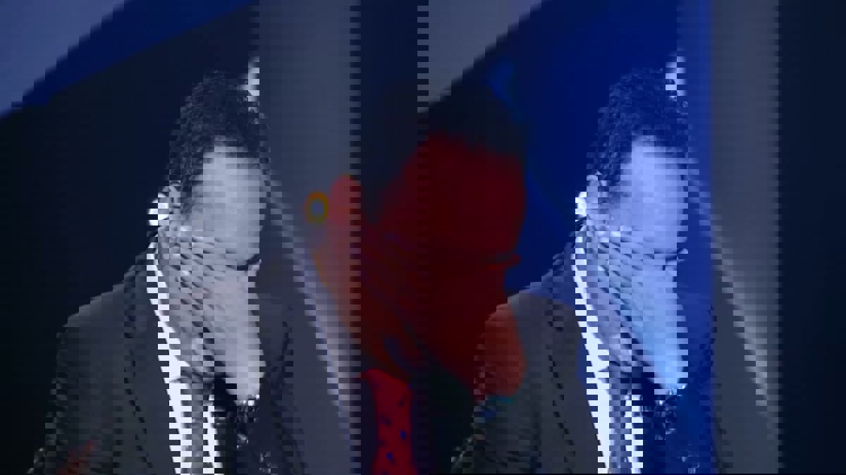 بالدموع.. طارق فؤاد يكشف دور تركي آل الشيخ وتامر حسني في مرضه (فيديو)