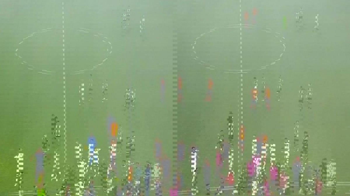 مباراة الوداد والترجي.. إيقاف اللقاء بسبب عطل تقنية VAR (فيديو)