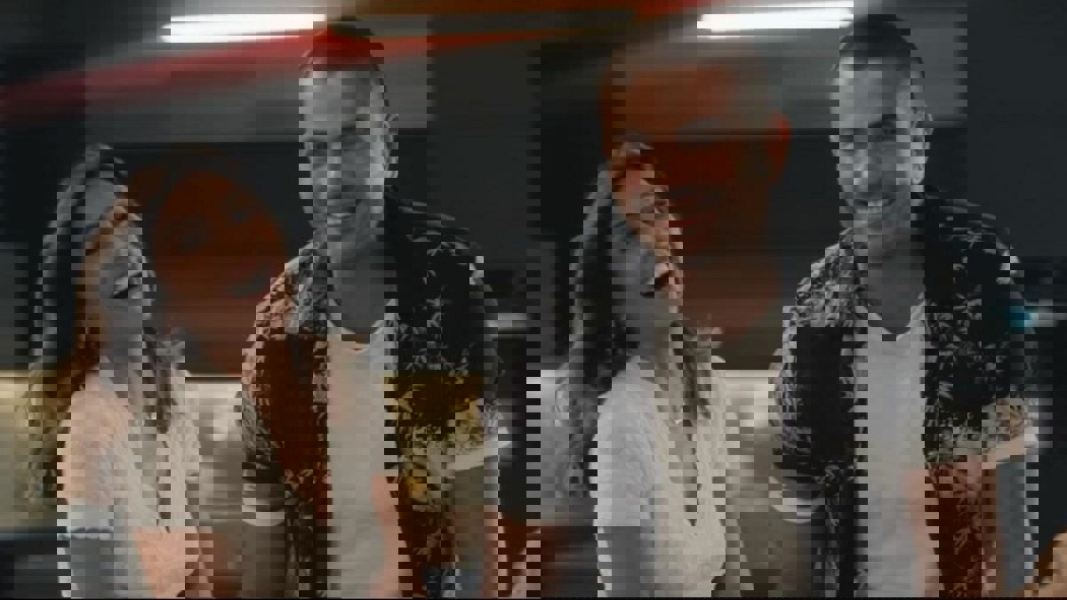 سخرية واسعة من دينا الشربيني بسبب ملابس عمرو دياب (صور)