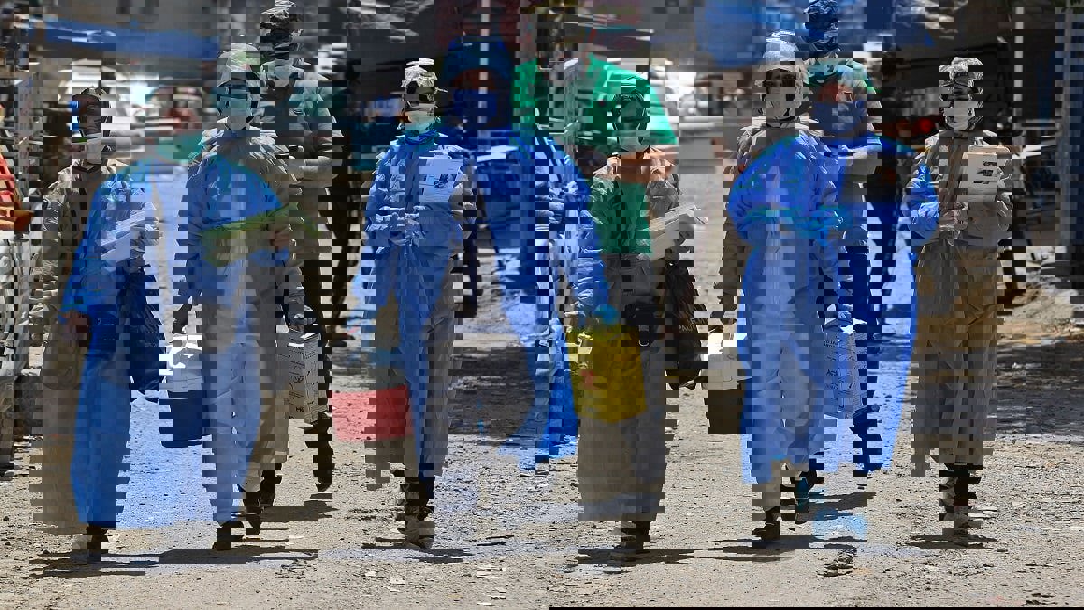 العراق .. 100 مصاب بـ"كورونا" من كوادر بغداد الطبية