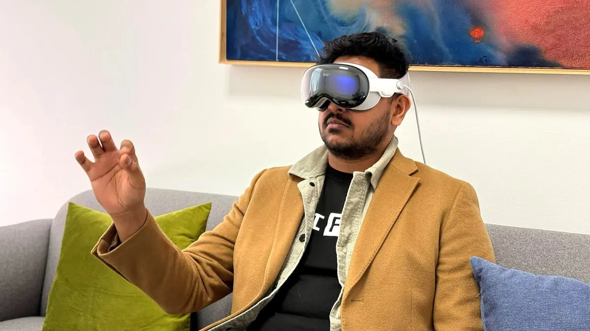بعد سلسلة شكاوى.. هل يتحسن نموذج "Apple Vision Pro" الأول؟