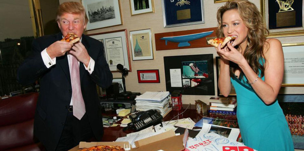 بالصور.. ما سر "هوس" الرئيس الأمريكي ترامب بالوجبات السريعة؟
