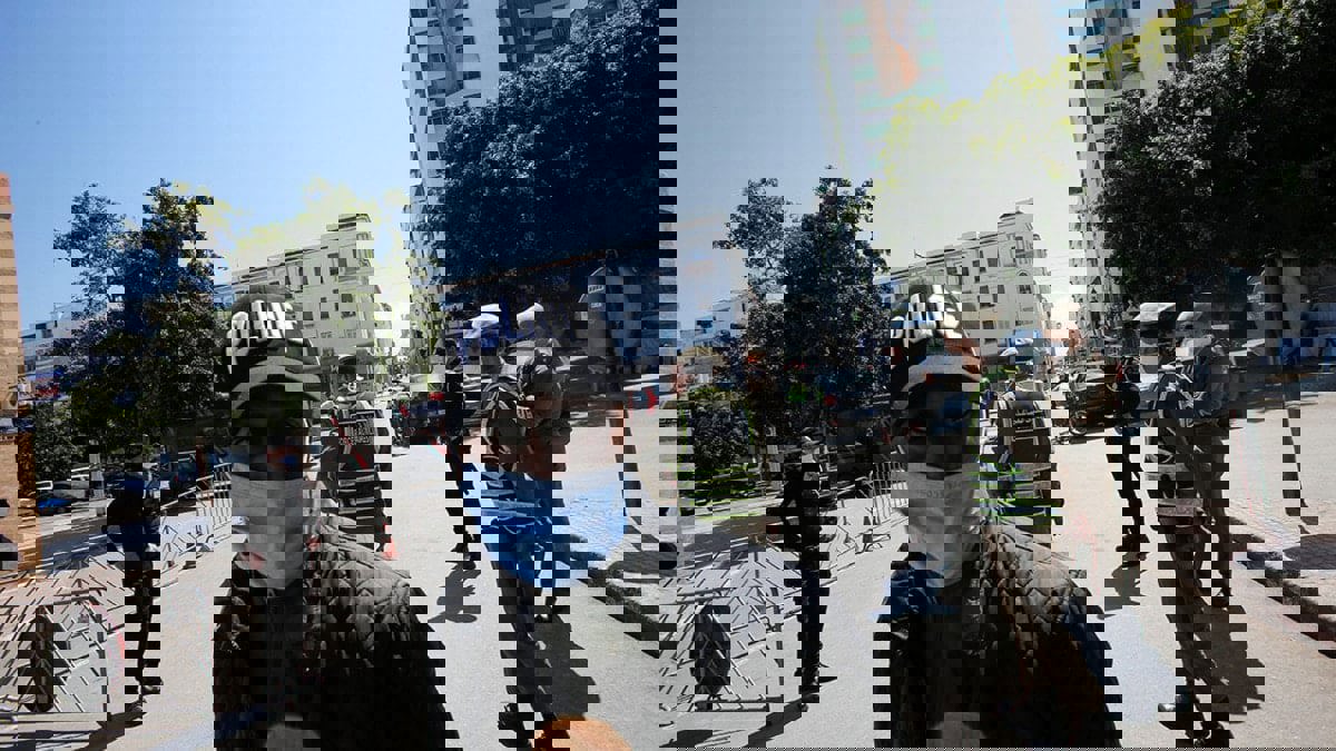 الأمن المغربي يتصدى لوقفتين احتجاجيتين ضد "جواز التلقيح" في الرباط وأغادير (فيديو)