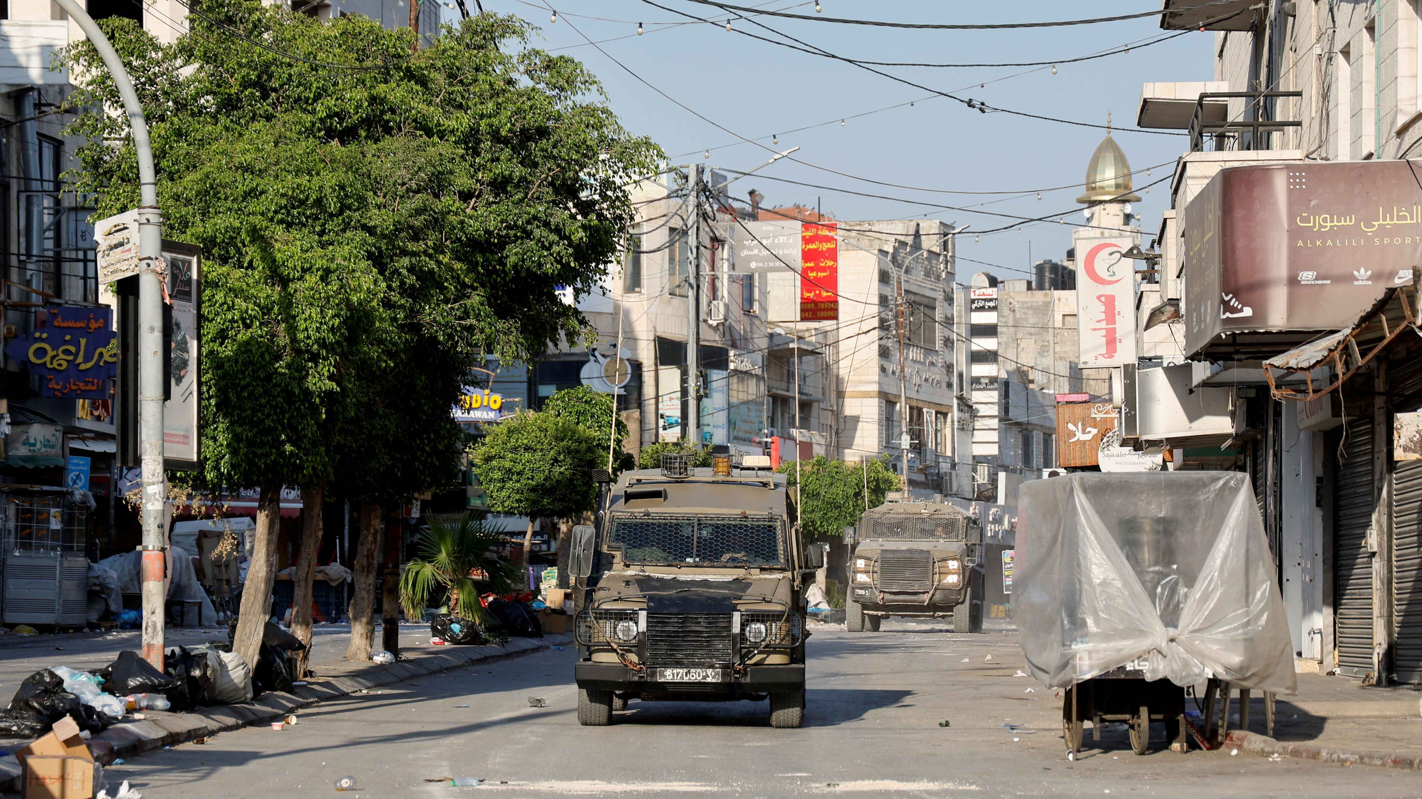 الضفة الغربية.. اقتحامات متواصلة ومخيم العروب "في قلب العاصفة"