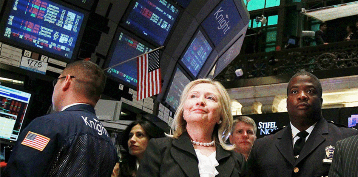 بعد فوزها.. هل ستحارب هيلاري كلينتون معقل صناعة المال في أمريكا؟