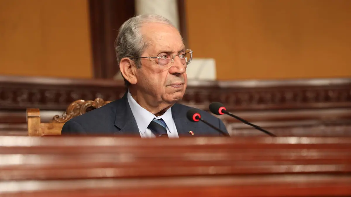 الناصر يؤدي اليمين الدستورية رئيسًا مؤقتًا لتونس (فيديو)