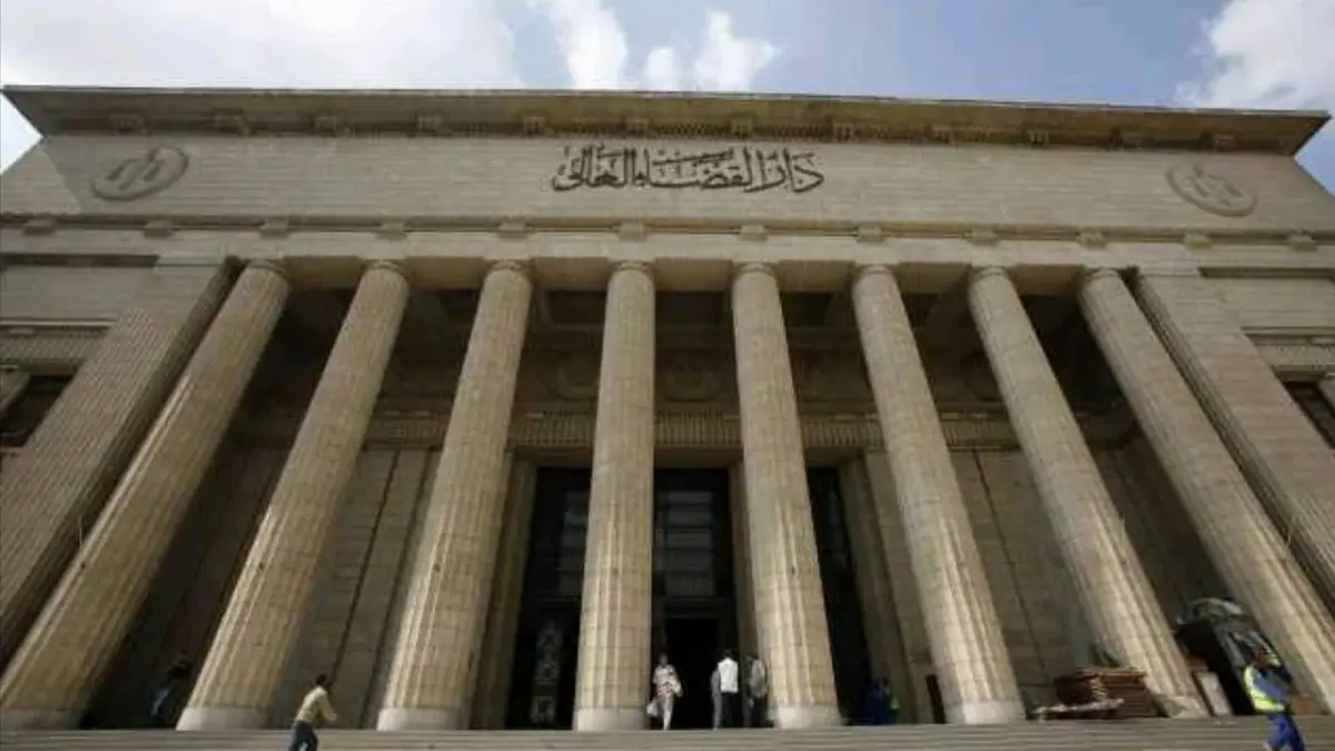 "عجوز" مصري يهتك عرض طفلة عمرها 4 أعوام