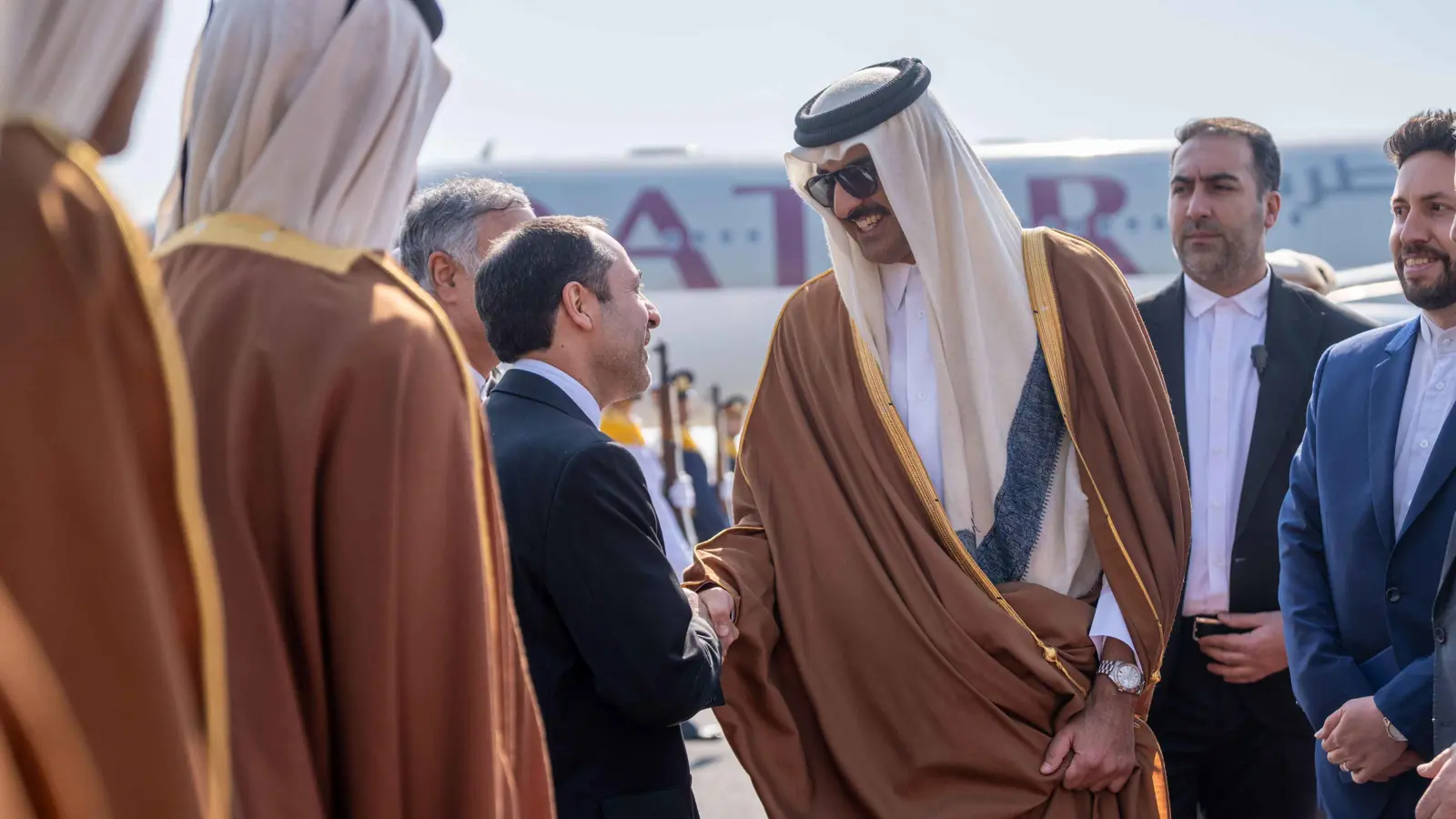 أمير قطر يصل إلى طهران في زيارة رسمية (صور)