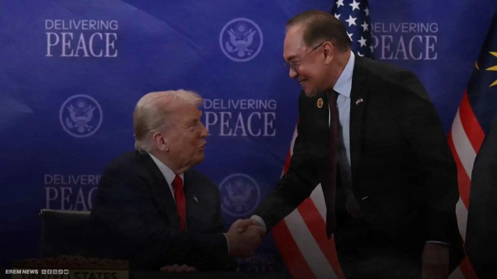 "كنت على وشك دخول السجن".. مزحة تحرج ترامب أمام الكاميرات (فيديو إرم)