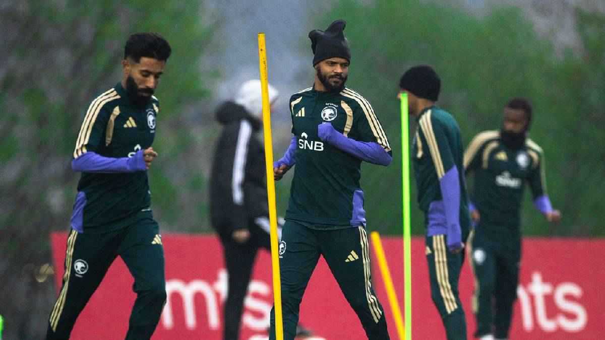 نجم الهلال يتعرض للإصابة مع المنتخب السعودي 