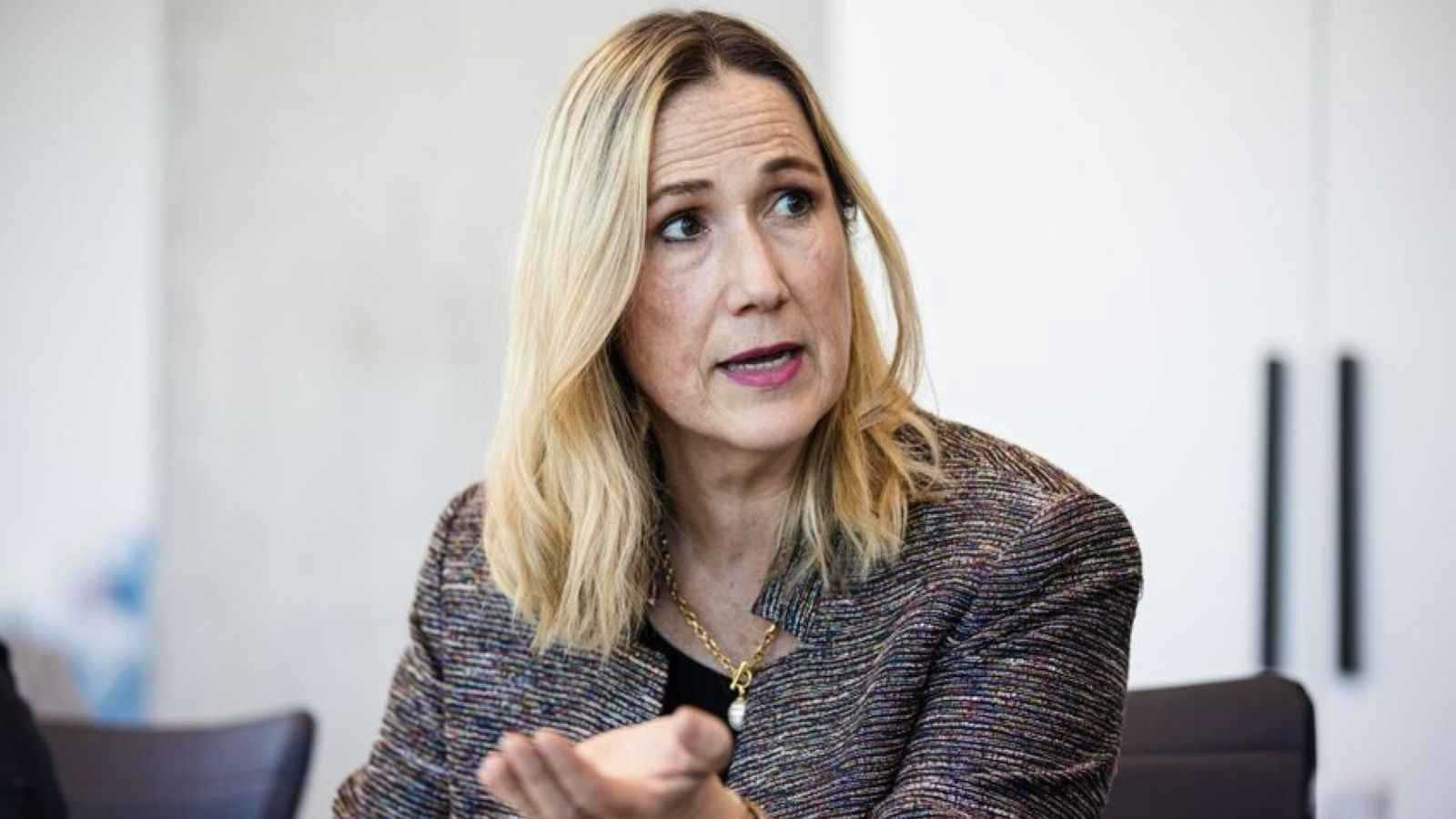 قبل مراجعة اتفاقية التجارة.. استقالة سفيرة كندا لدى واشنطن