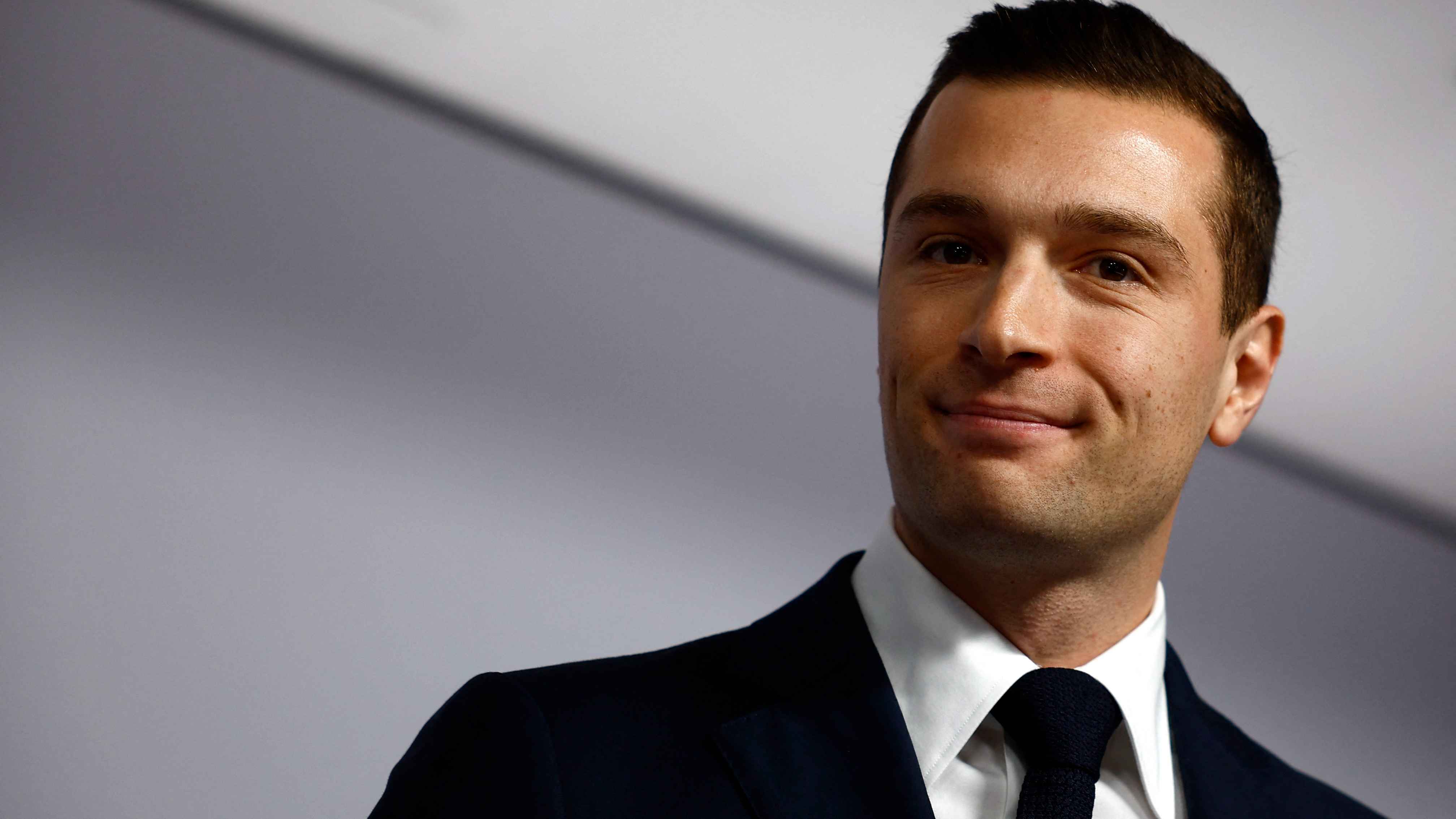 الجولة الثانية للتشريعية الفرنسية… تعبئة في الوسط واليسار لإسقاط "اليمين المتطرف"