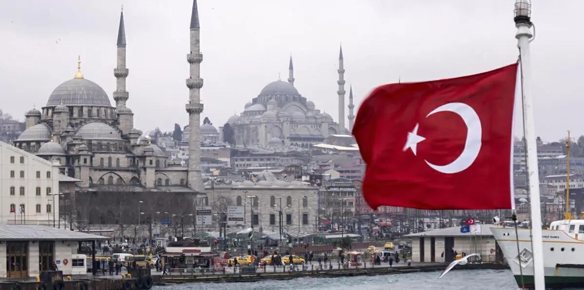 تركيا تعيد نحو ألفي شخص لوظائفهم تبين عدم علاقتهم بغولن