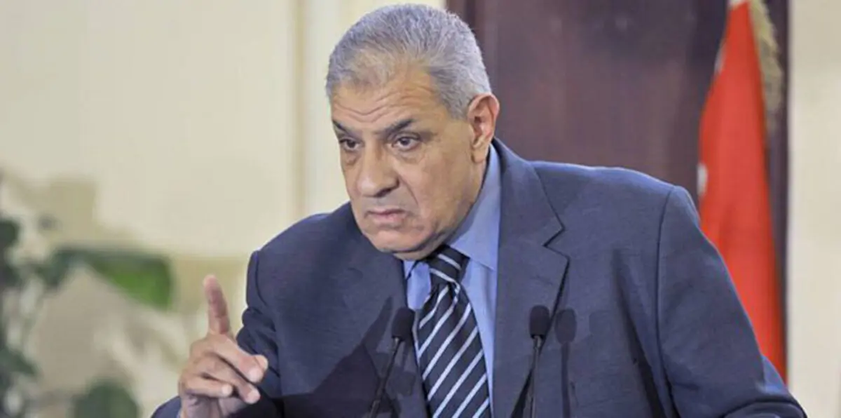 محلب ينسحب من مؤتمر صحفي بتونس بعد سؤاله عن "شبهة فساد"