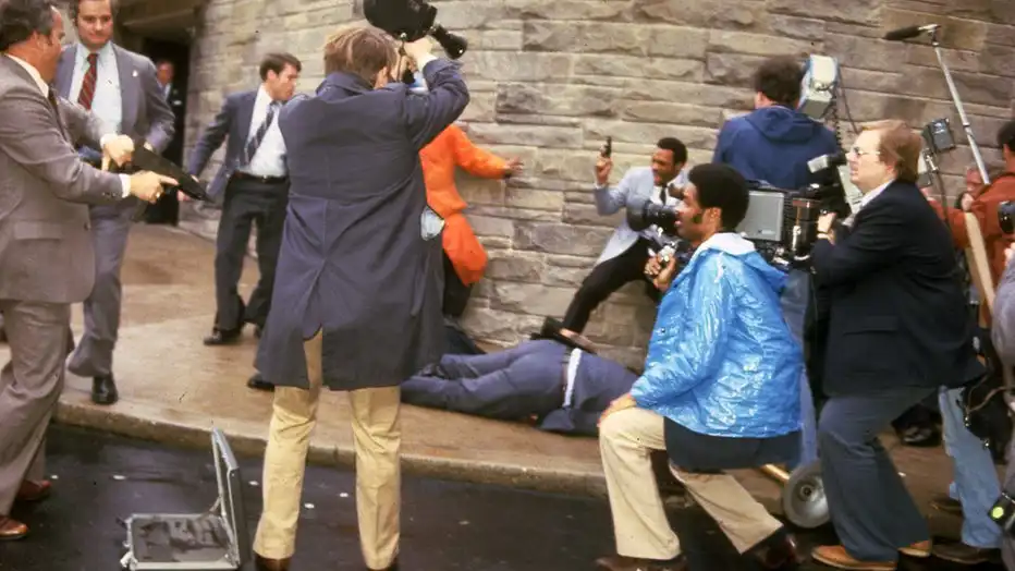 لحظة القبض على مطلق النار على ريغان