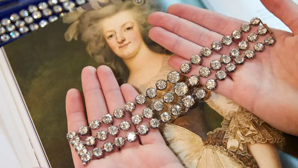 كريستيز تطرح مجوهرات تخص ماري أنطوانيت ودوقة وندسور في مزاد