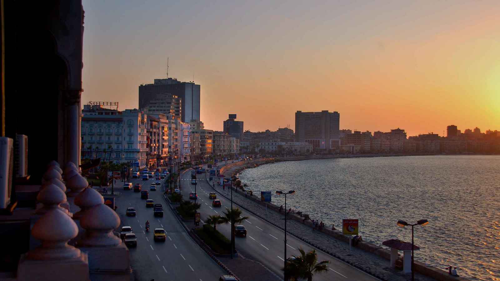 "في يوم واحد".. 5 ضحايا إثر انهيار عقارين بالإسكندرية (فيديو)