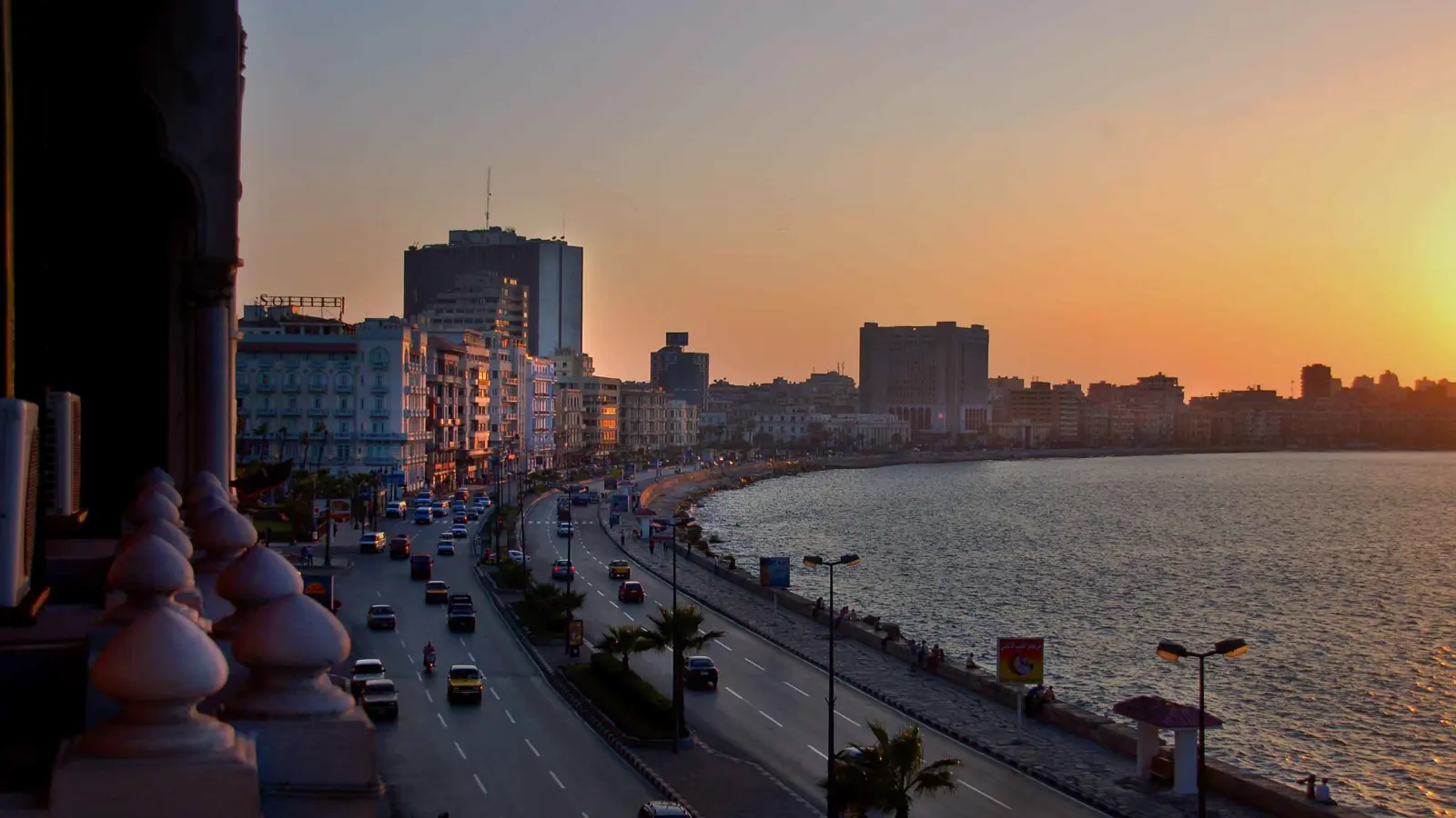 "في يوم واحد".. 5 ضحايا إثر انهيار عقارين بالإسكندرية (فيديو)