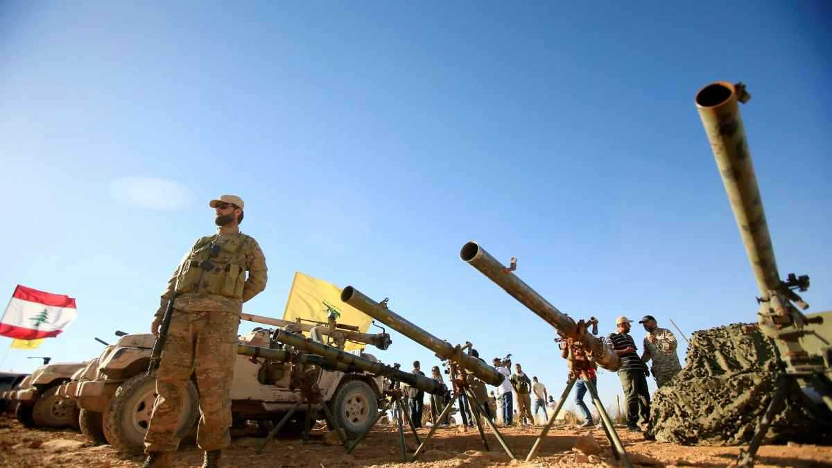 تدربا بمعسكرات جنوبي لبنان.. بريطانيا تعتقل عنصرين في حزب الله