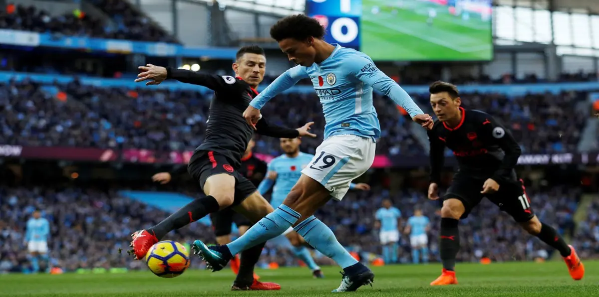 ريان غيغز يدعو مانشستر يونايتد للتعاقد مع لاعب مانشستر سيتي