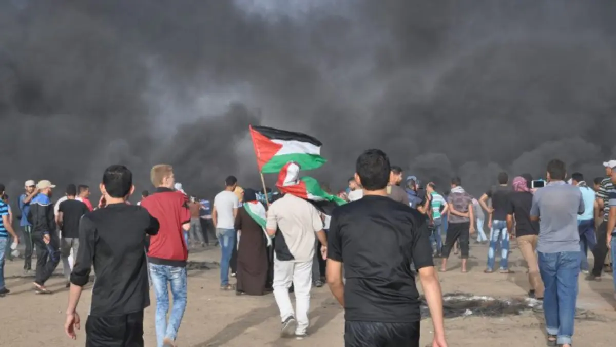 إصابة 30 متظاهرًا فلسطينيًا شرقي قطاع غزة