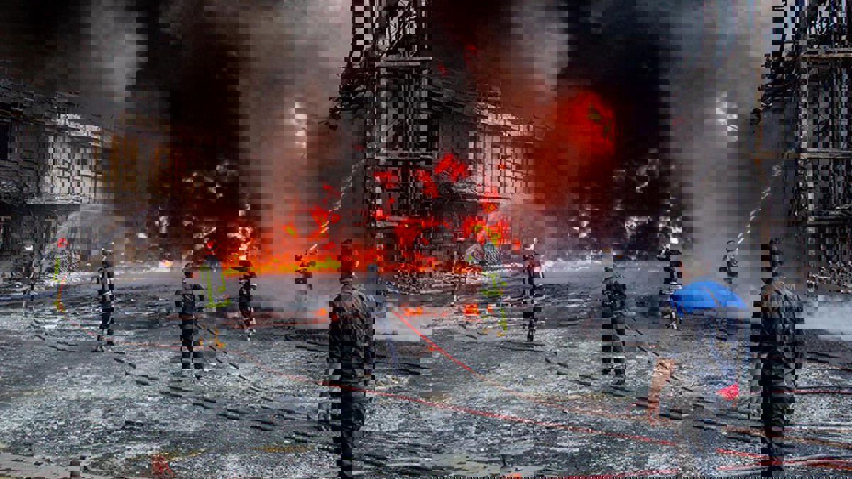 إيران.. مصرع 4 أشخاص إثر انفجار بمصنع أوكسجين في الأهواز
