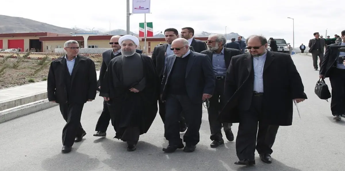 روحاني يتهم السلطات القضائية والأمنية الإيرانية بعرقلة الاستثمار