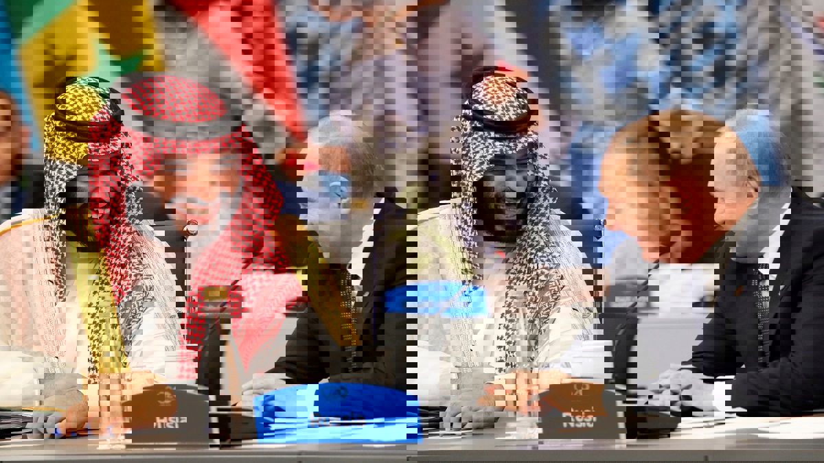 بالفيديو والصور.. حفاوة لافتة في لقاء بوتين ومحمد بن سلمان بافتتاح قمة العشرين