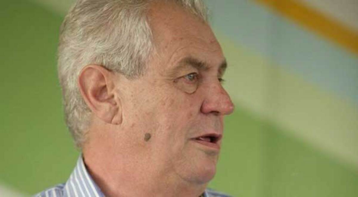 الرئيس التشيكي: شبه جزيرة القرم لن تعود إلى أوكرانيا