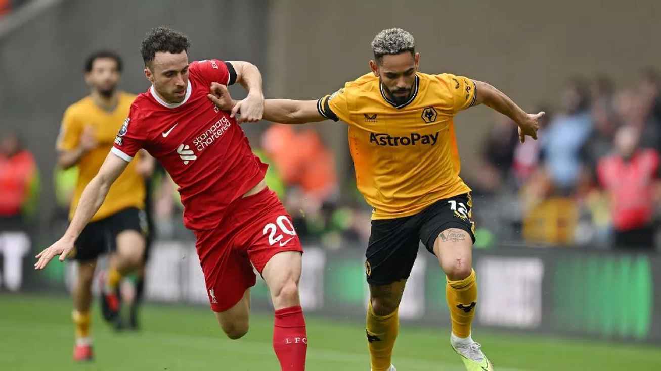 "انتشار فيروس" في معسكر منافس ليفربول القادم