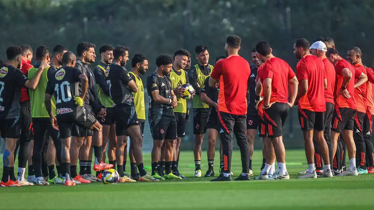 "قبلة" تخطف الأضواء في تدريبات الأهلي المصري (صورة)