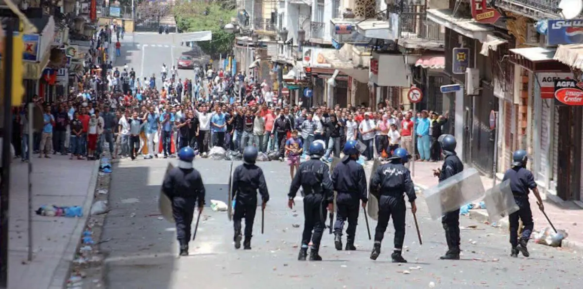 قوات الأمن الجزائرية تمنع آلاف العسكريين السابقين من بلوغ العاصمة