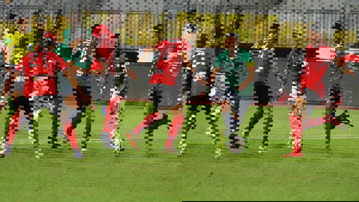 الأهلي يطالب بإيقاف التصرفات "غير اللائقة" للحكم إبراهيم نور الدين