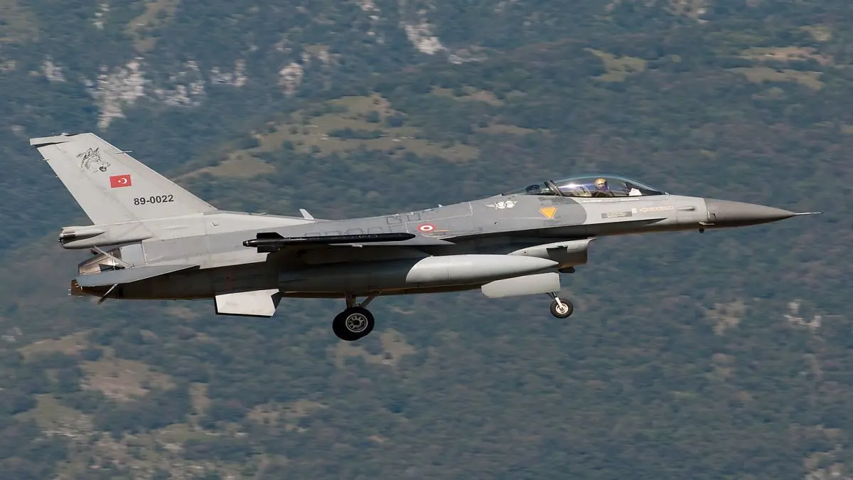 رغم استدعاء سفير أنقرة للاحتجاج .. الطائرات التركية تعاود قصف شمال العراق