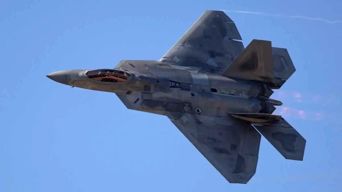 مقاتلة أمريكية من طراز "إف-22 رابتور"